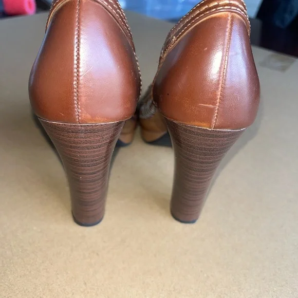 Final Price!!!! Women's Brown Peep Toe Heels by American Eagle - Picture 6 of 9